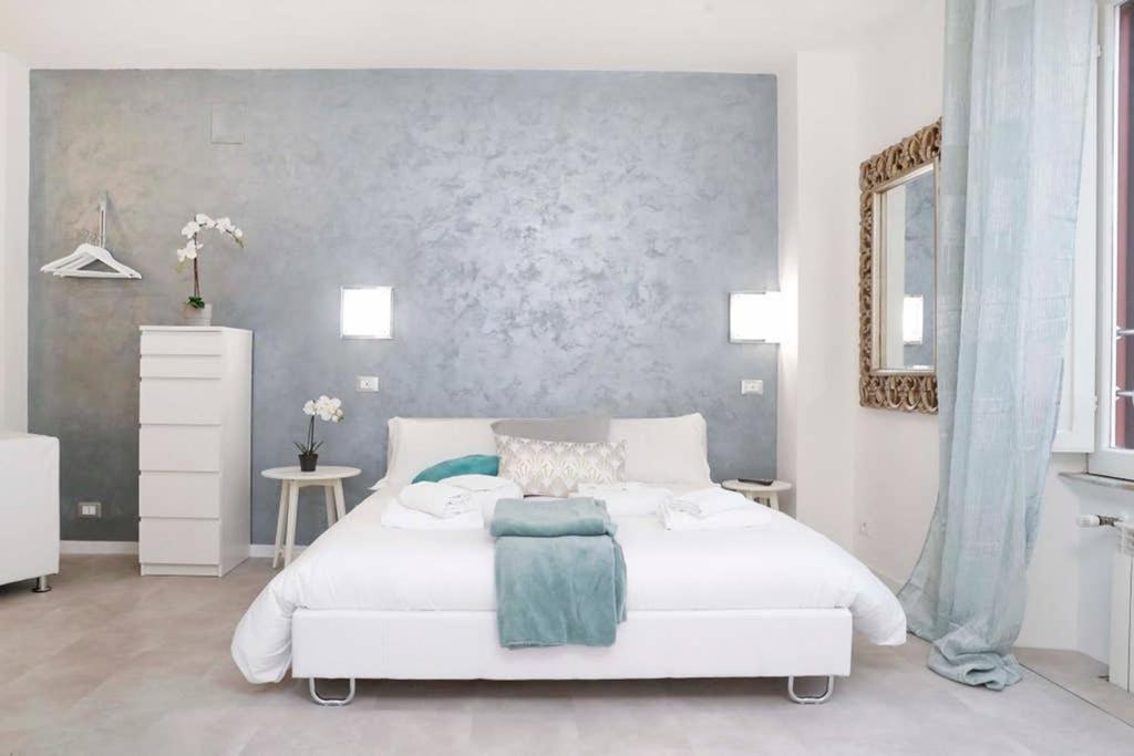 White Panoramic Jacuzzi Suite Trastevere - Top Collection Rome Extérieur photo