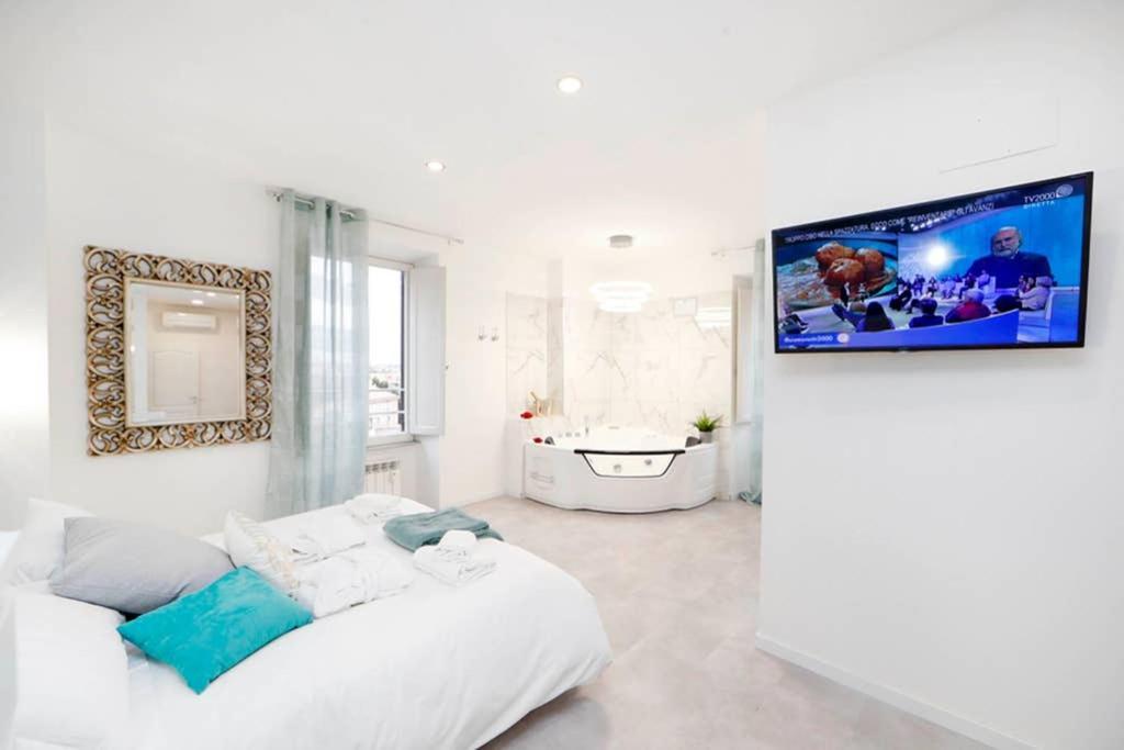 White Panoramic Jacuzzi Suite Trastevere - Top Collection Rome Extérieur photo